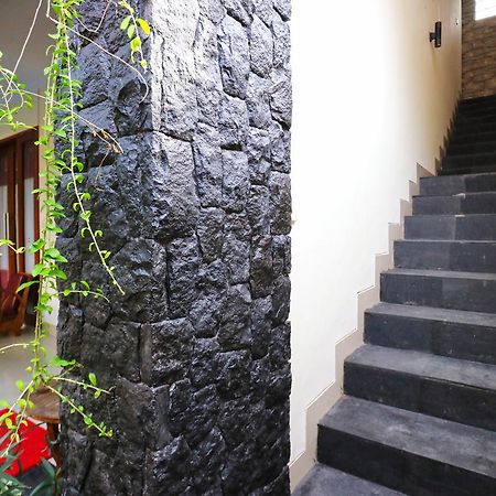 D'Astri Guesthouse Sanur Redpartner Денпасар Екстериор снимка